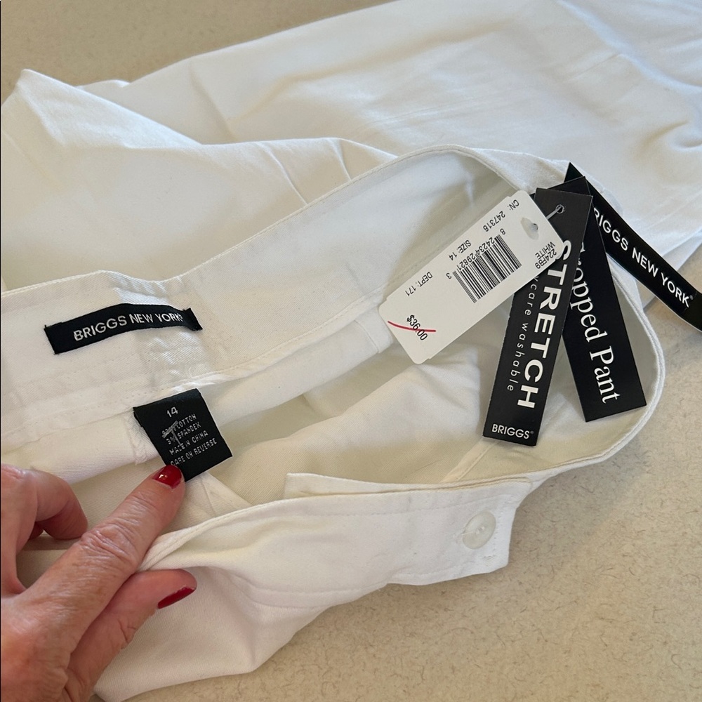 Briggs New York NWT Classic White Cropped Pants with Stretch Size 14 Tres Chic - Picture 2 of 11